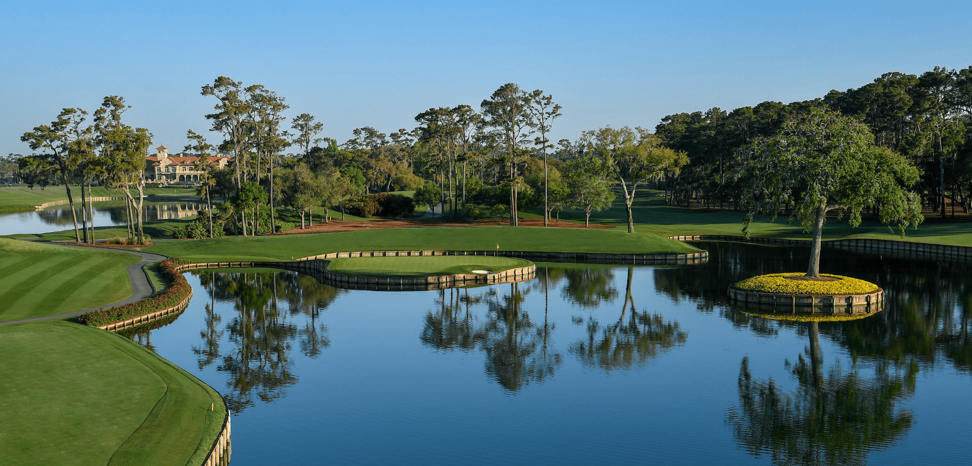 TPC Sawgrass island green hole 17